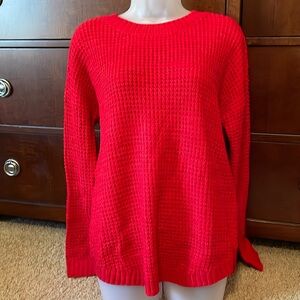 Women’s large top(fits more like medium). In like new condition.